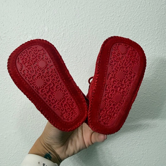 UGG Crimson Infant Booties size 2/3 - Picture 8 of 8